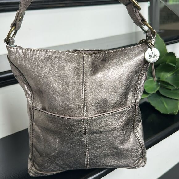 The Sak Genuine Leather Metallic Crossbody Shoulder Bag Purse Adjustable Strap - Picture 5 of 11